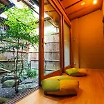 Kumomachiya Gionhanami