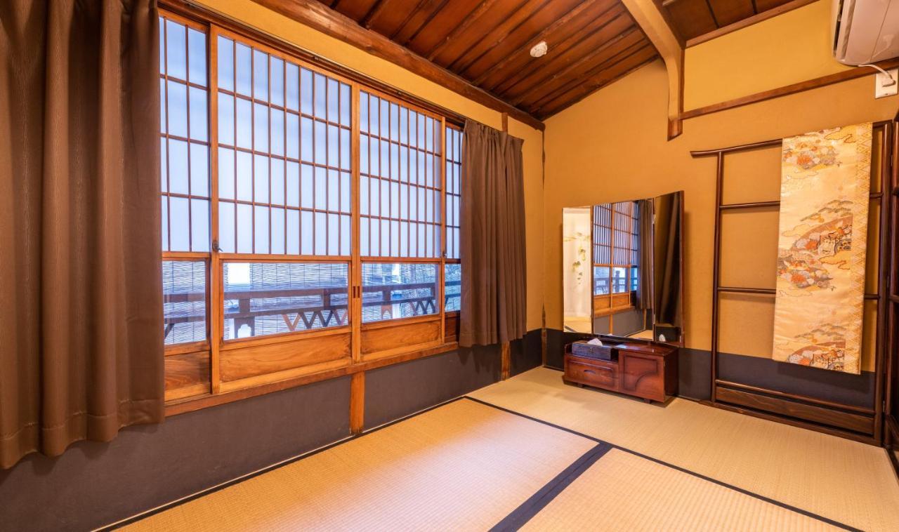 Kumomachiya Gionhanami * Kyōto