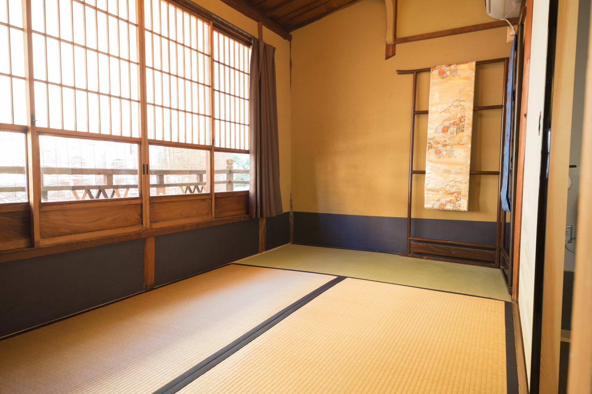 Kumomachiya Gionhanami * Kyōto